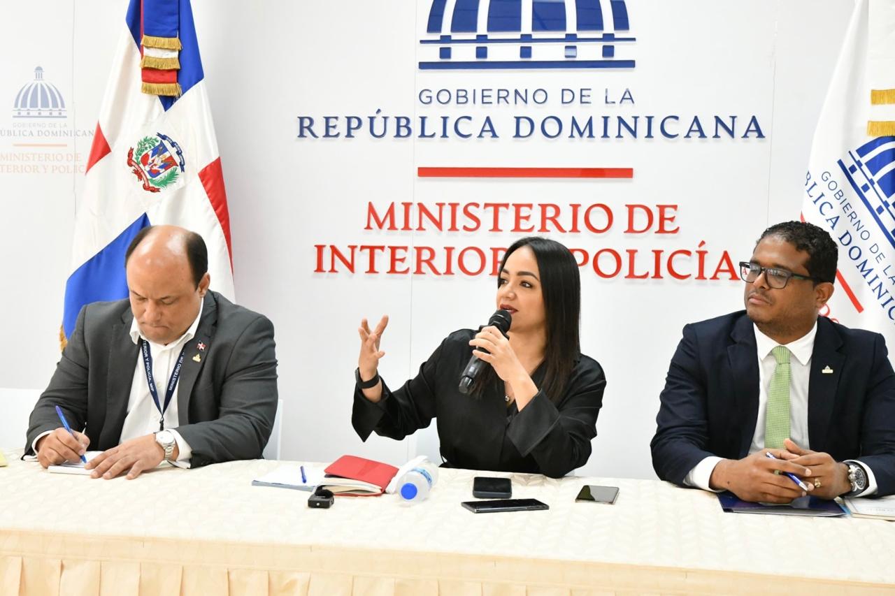 Ministerio de Interior y Policía agilizará solicitudes en curso de armerías y perseguirá clandestinas