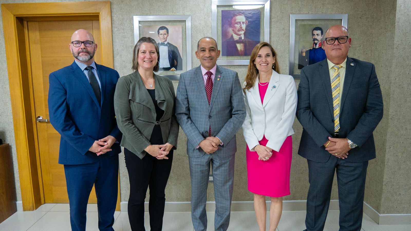 Presidente DNCD se reúne con directora oficina occidental asuntos antinarcóticos del Departamento de Estado EE.UU.