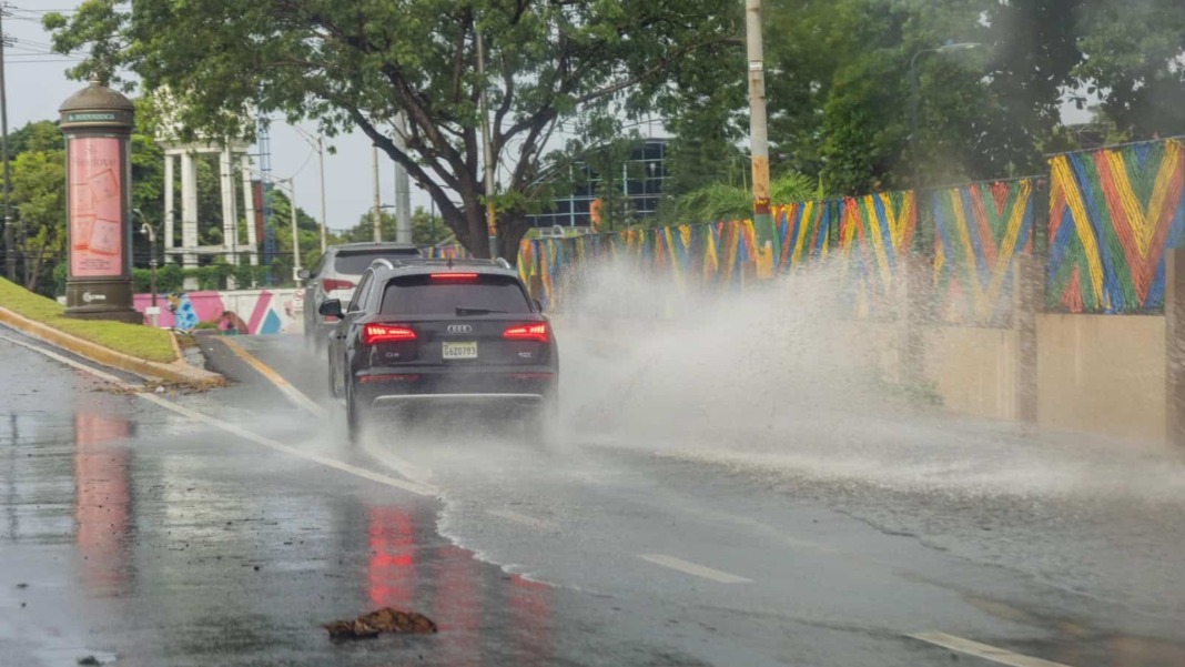 Sistema frontal al norte genera aguaceros intensos; continúan alertas meteorológicas