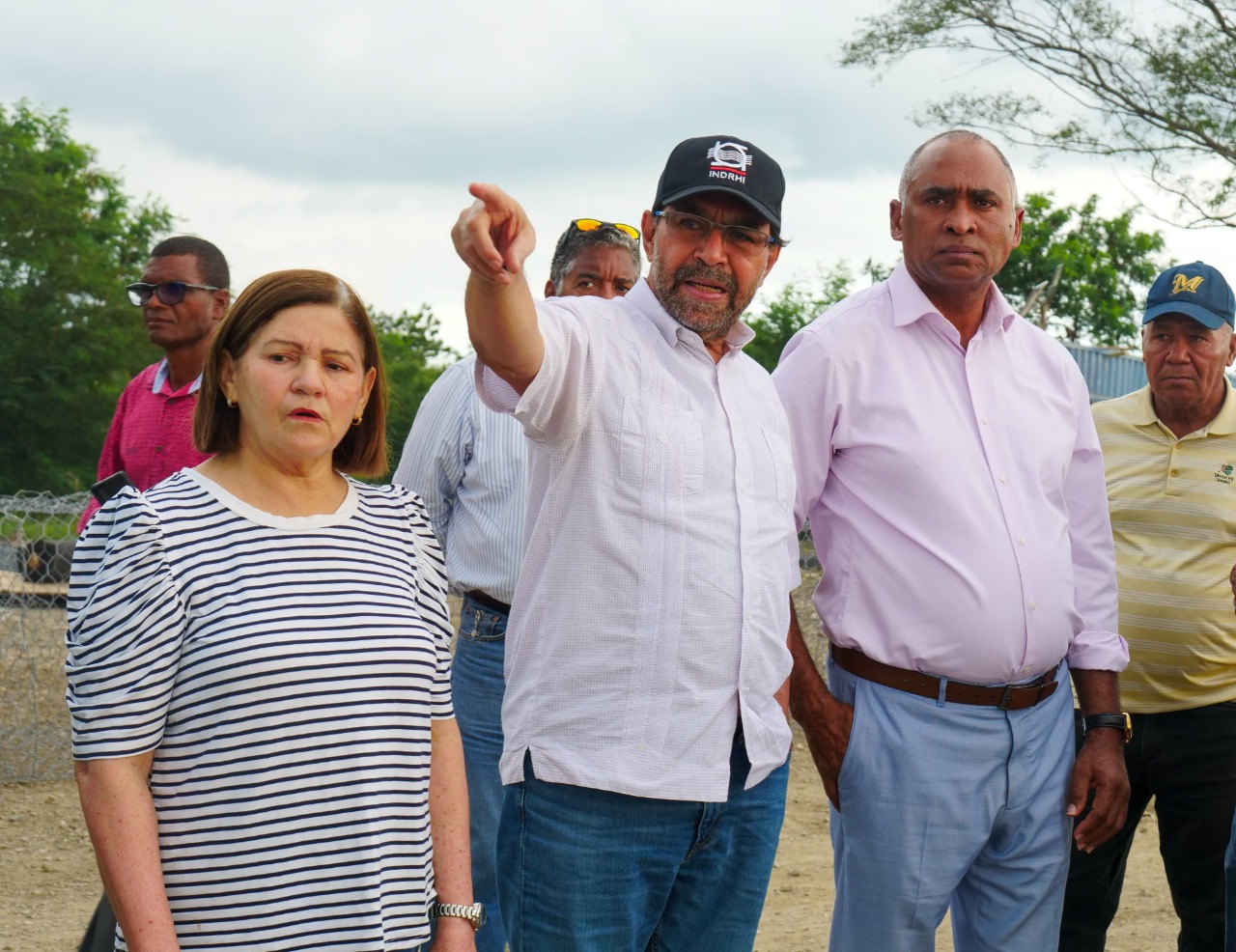 Senador Julito Fulcar y el INDRHI llevan soluciones a Matagorda y Santa Rosa, al igual que a productores de Cañafistol