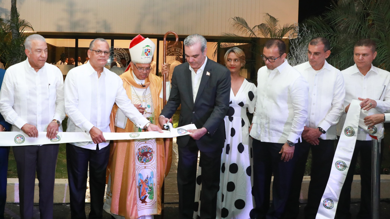 Presidente Abinader inaugura capilla del Cusep