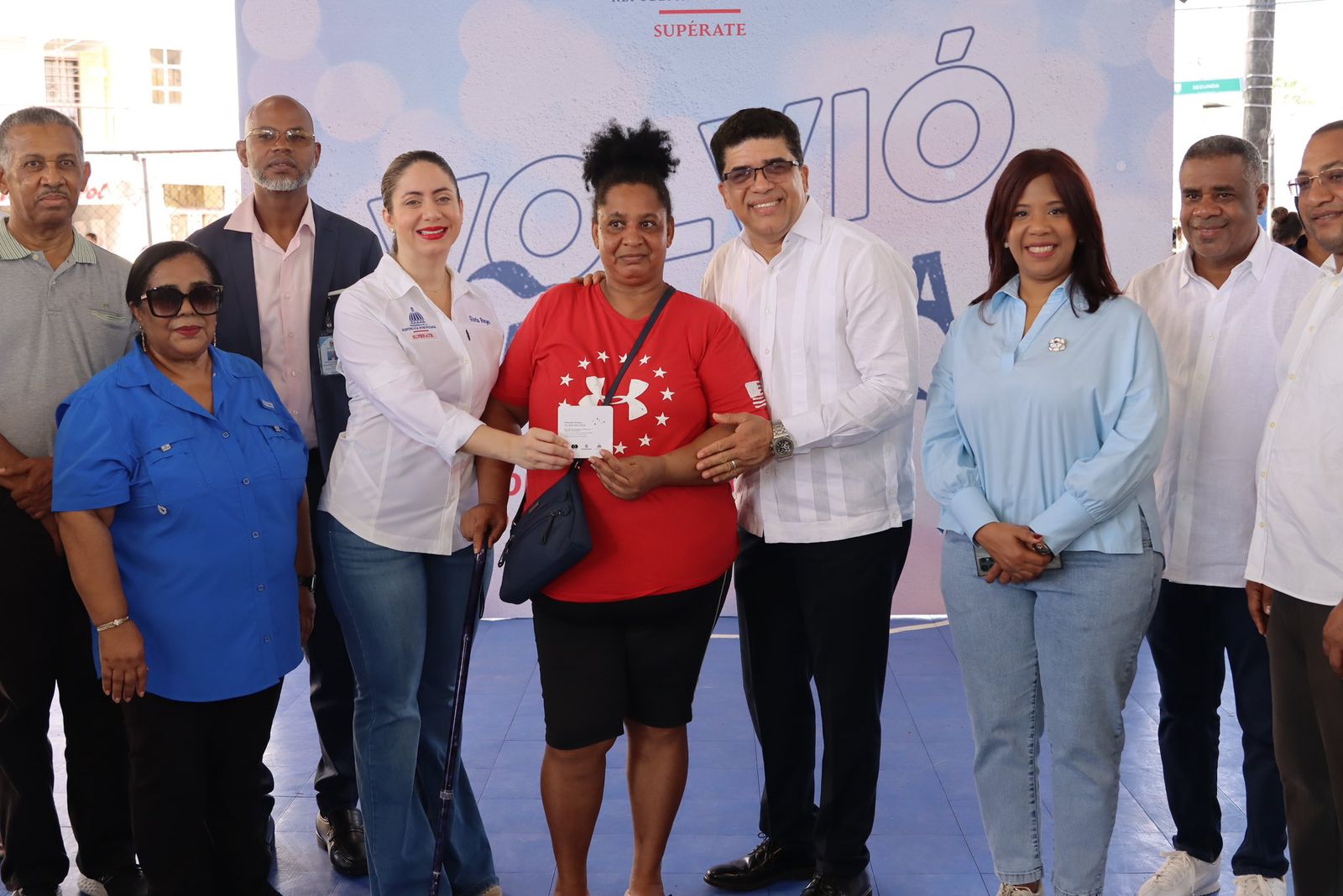 Supérate inicia entrega de Bono Navideño en Santo Domingo Este; la institución llevará la “brisita navideña” a 350 mil familias