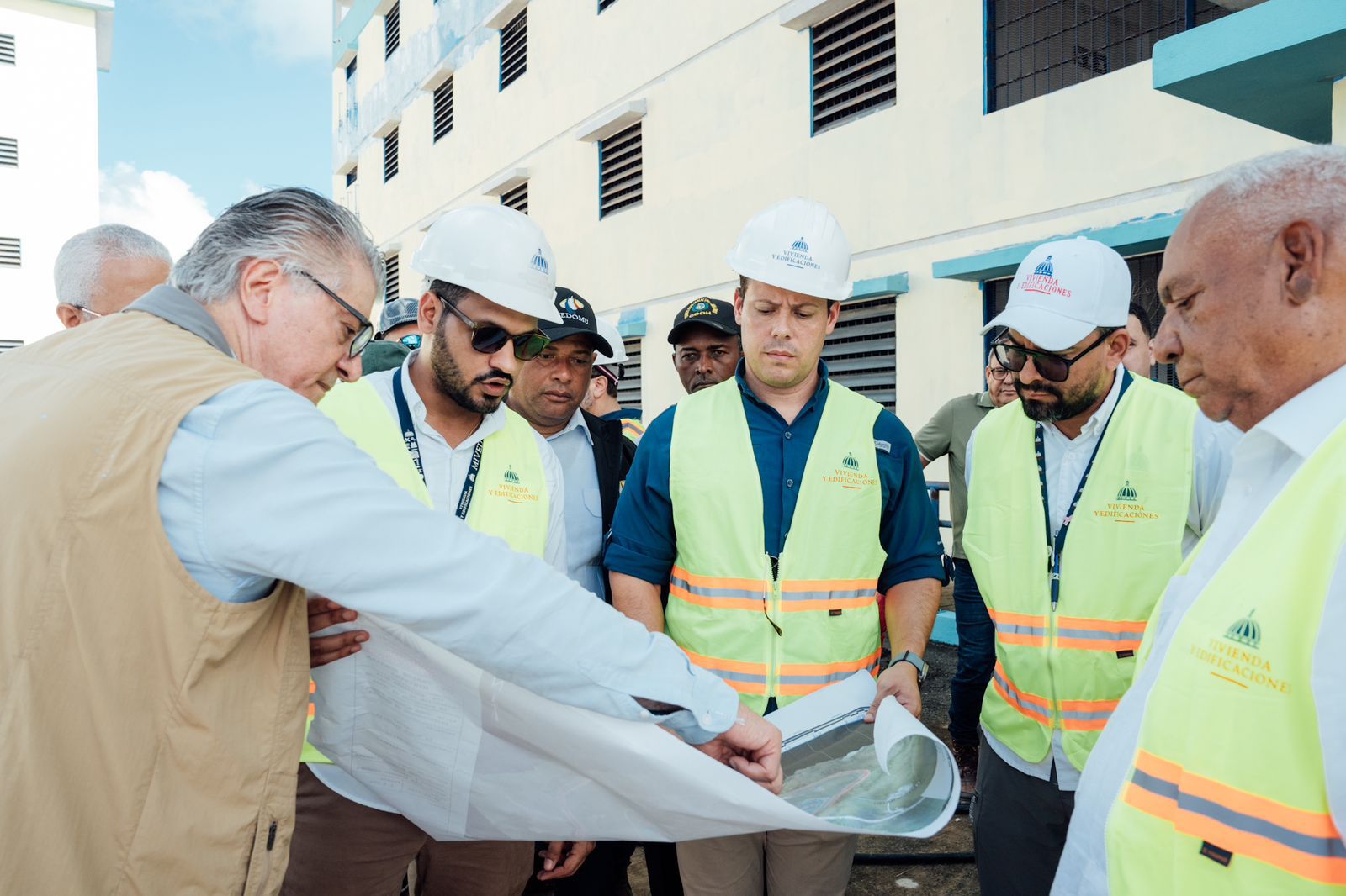 Ministro Carlos Bonilla supervisa el avance en los trabajos de construcción del CCR Las Parras
