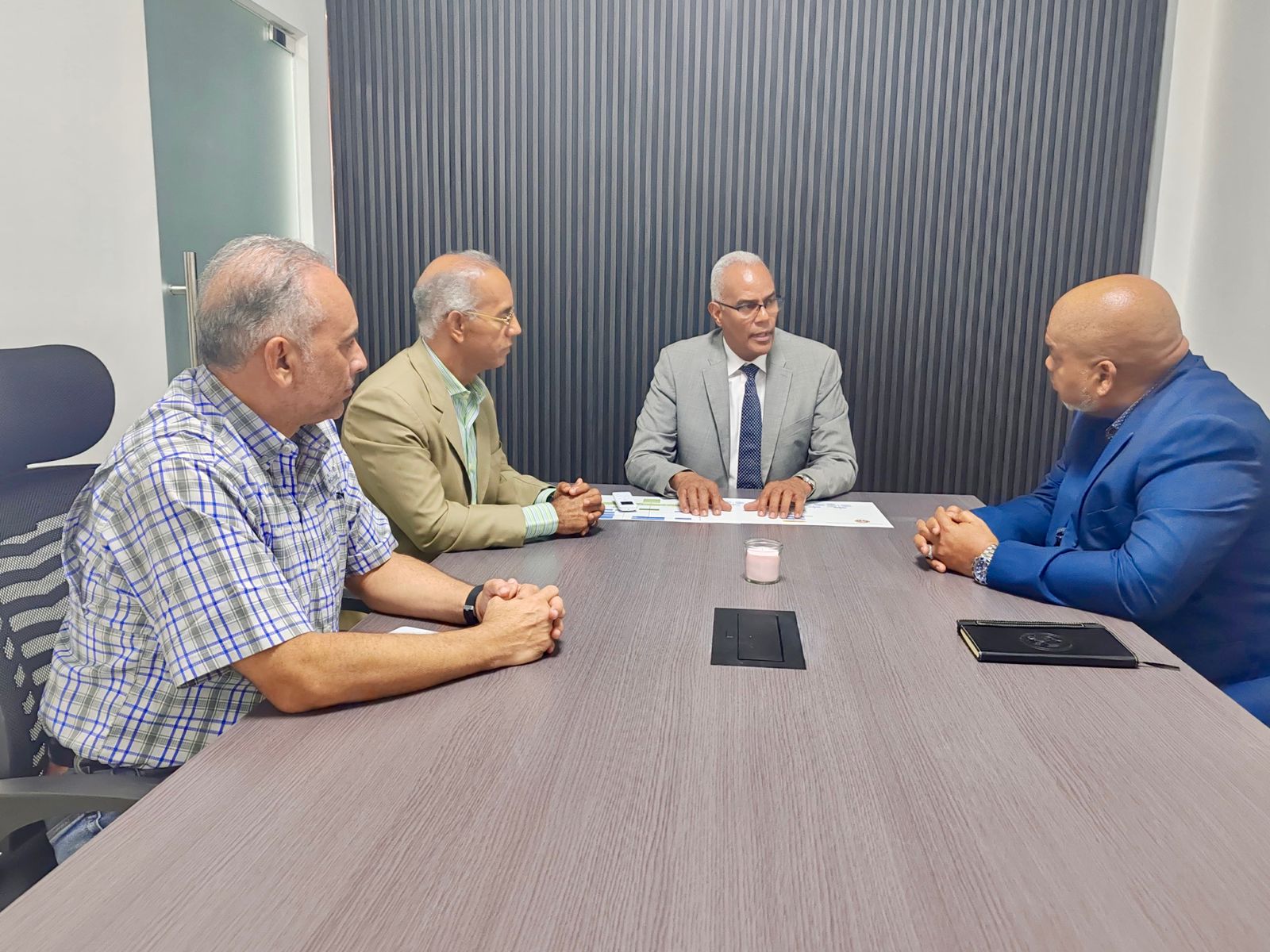 La Hermandad de Veteranos sigue ampliando Relaciones internacionales