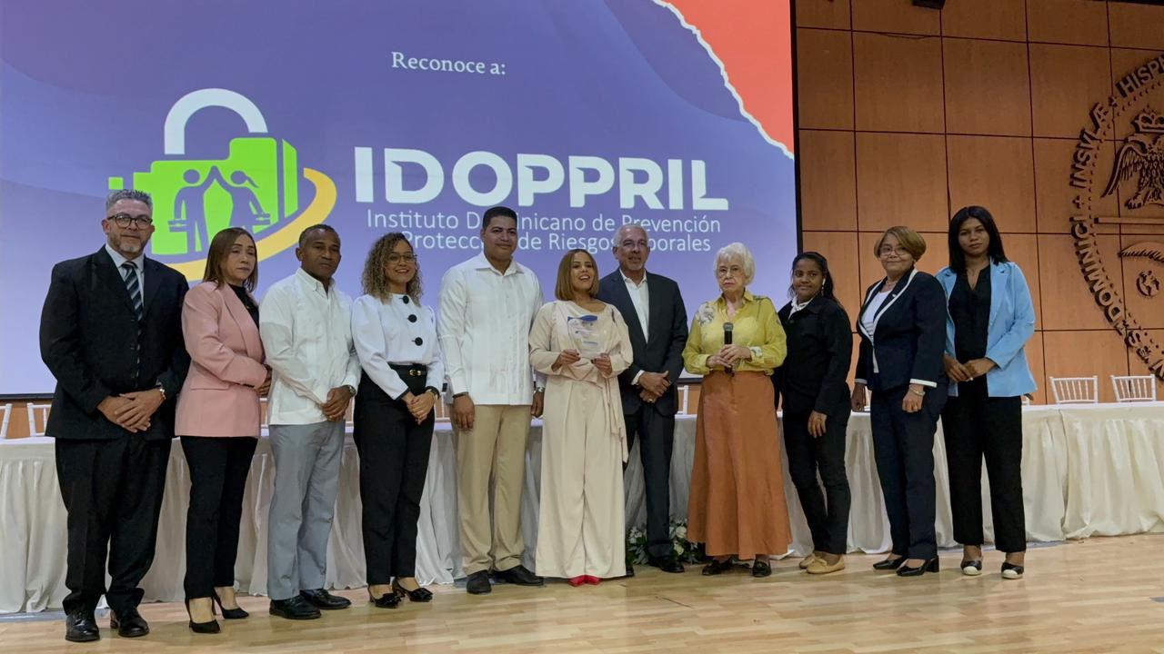 Digeig premia al IDOPPRIL por destacada labor en ética y transparencia