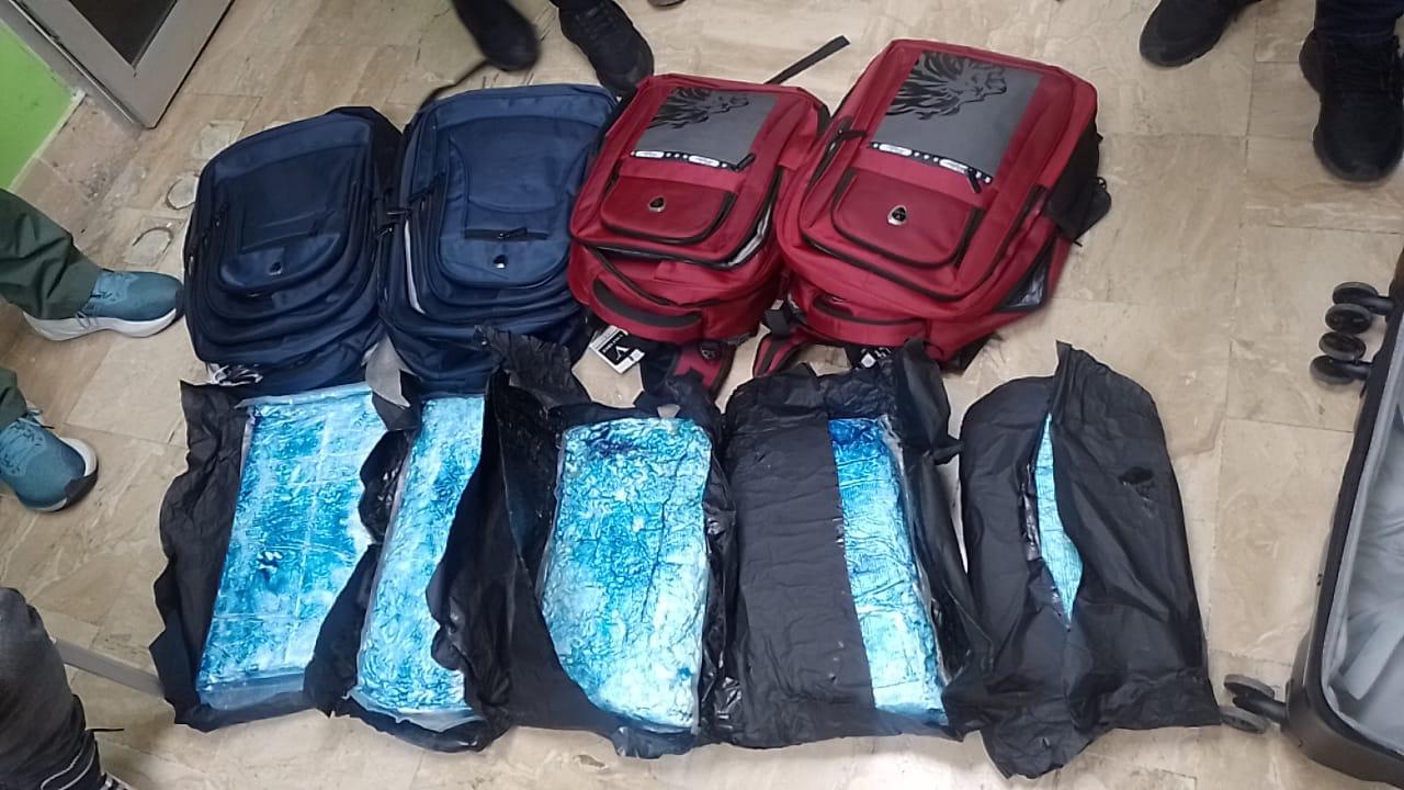 DNCD detiene Dominicano que viajaría a Toronto con cinco paquetes presumiblemente cocaína