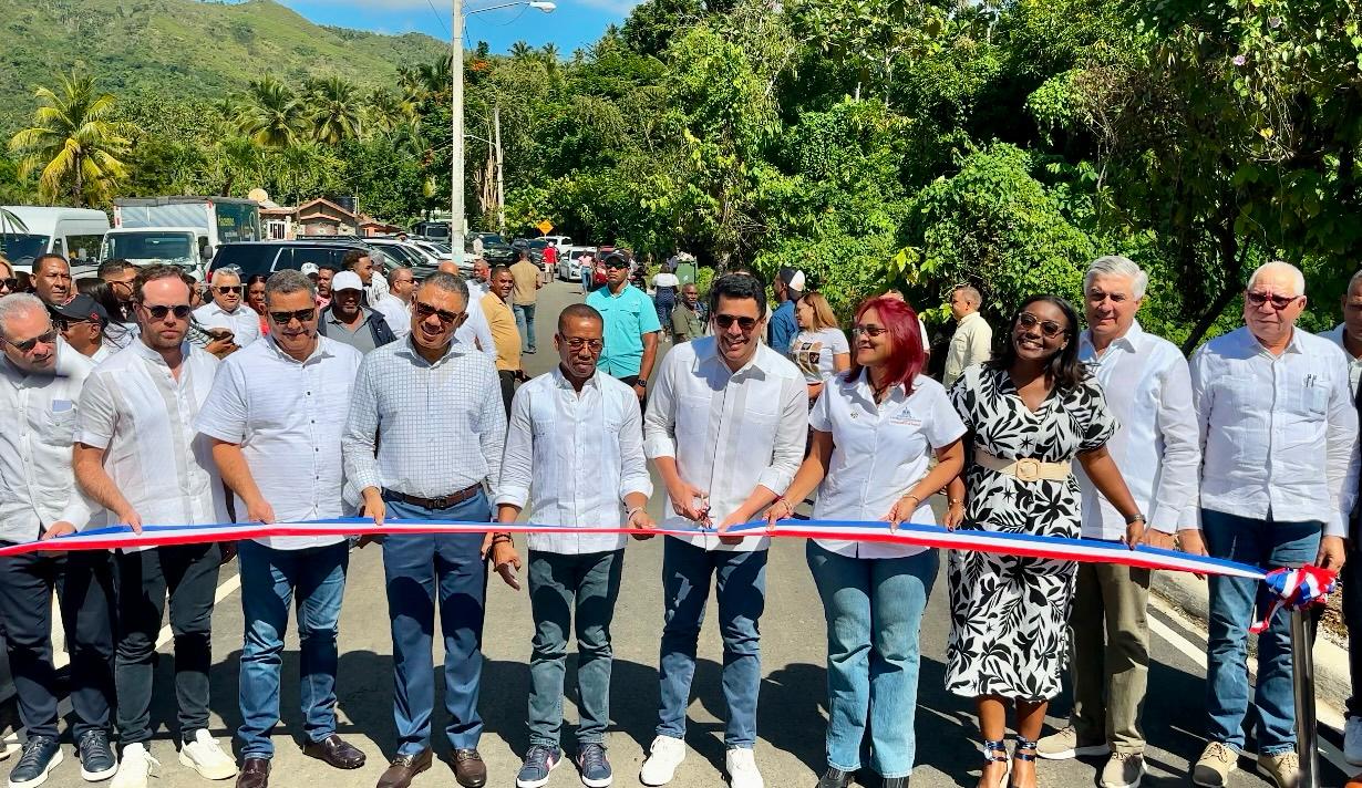 David Collado entrega obra en Arroyo Barril y deja iniciadas otras en Santa Bárbara, Samaná
