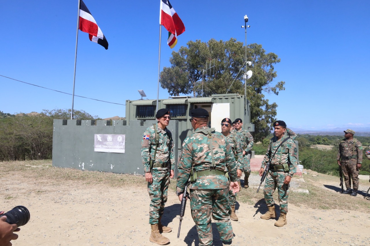 Comandante General del Ejército recorre diversas zonas de la frontera dominico-haitiana