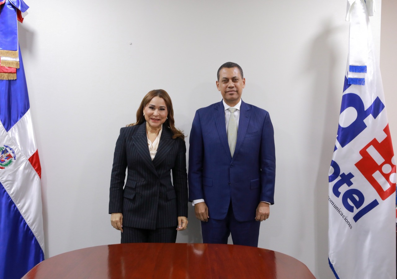 Indotel y Ministerio de la Mujer trabajan para superar brecha digital de género