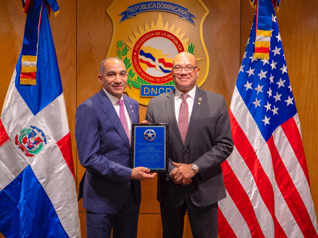 Honorable director de los marshals de los Estados Unidos visita sede DNCD y reconoce su presidente vicealmirante José Manuel Cabrera Ulloa