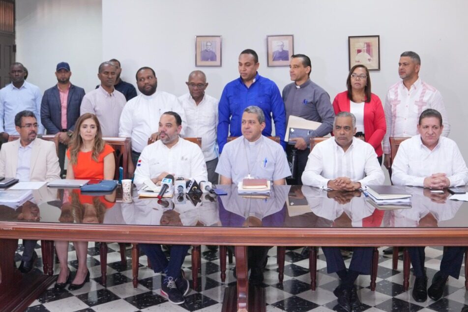 Se realizan avances entre comunidades y empresa minera en Cotuí