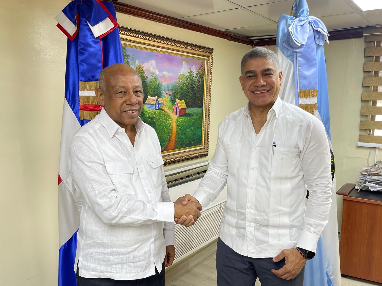 Director IAD recibe visita del Cónsul General Dominicano en Orlando, Florida