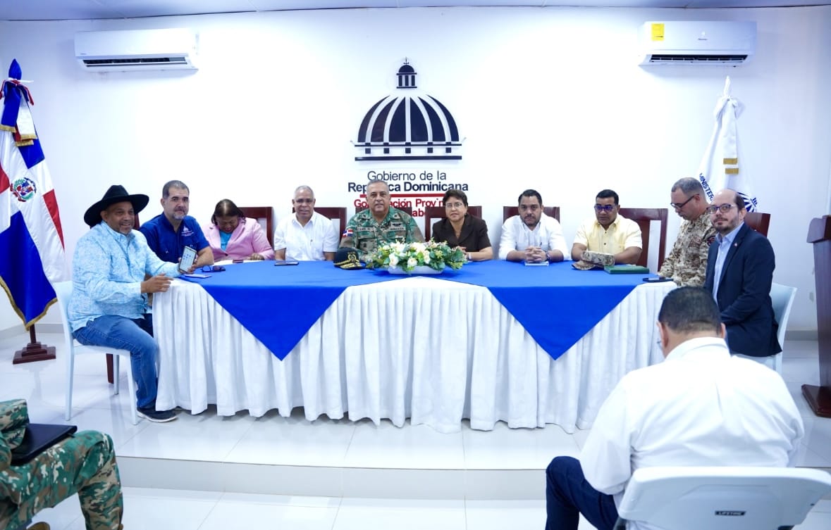 Autoridades y sectores de Dajabón buscan fortalecer control migratorio y actividad mercado binacional