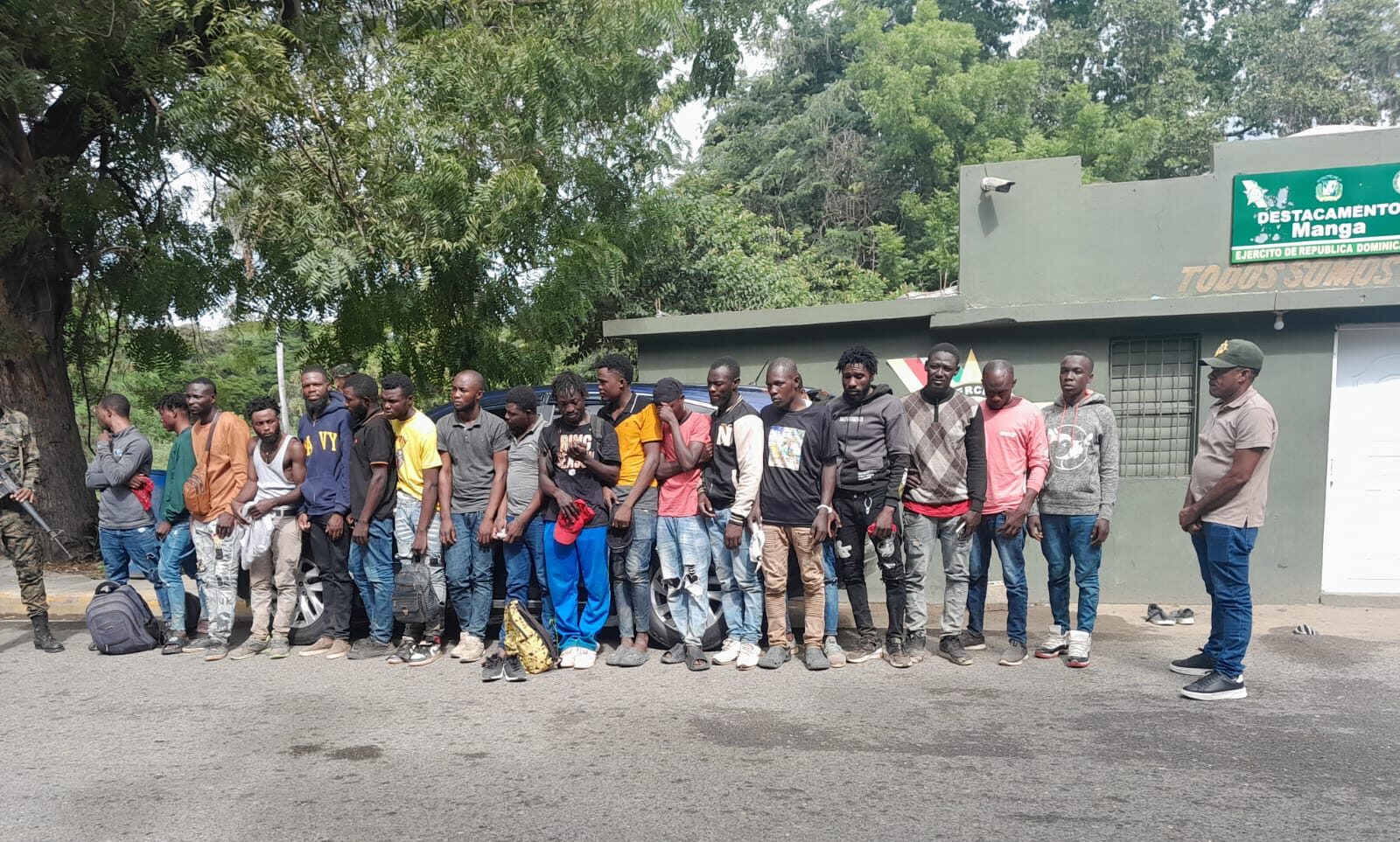 Detienen jeepeta con 19 haitianos indocumentados en Montecristi