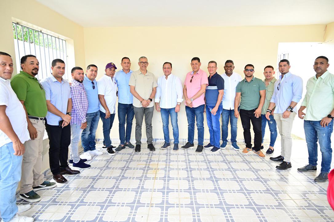 Abel Martínez inicia con entusiasmo y energía recorridos por todo el país promoviendo sus aspiraciones presidenciales
