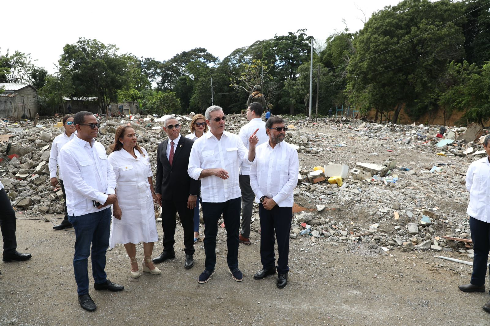 Presidente Abinader supervisa alrededores del Río Jaya donde se construirá un parque central