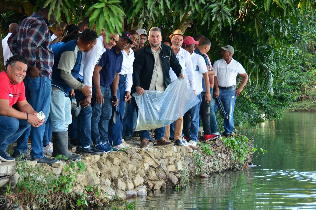 FEDA realiza mayor donación de alevines de la historia dominicana
