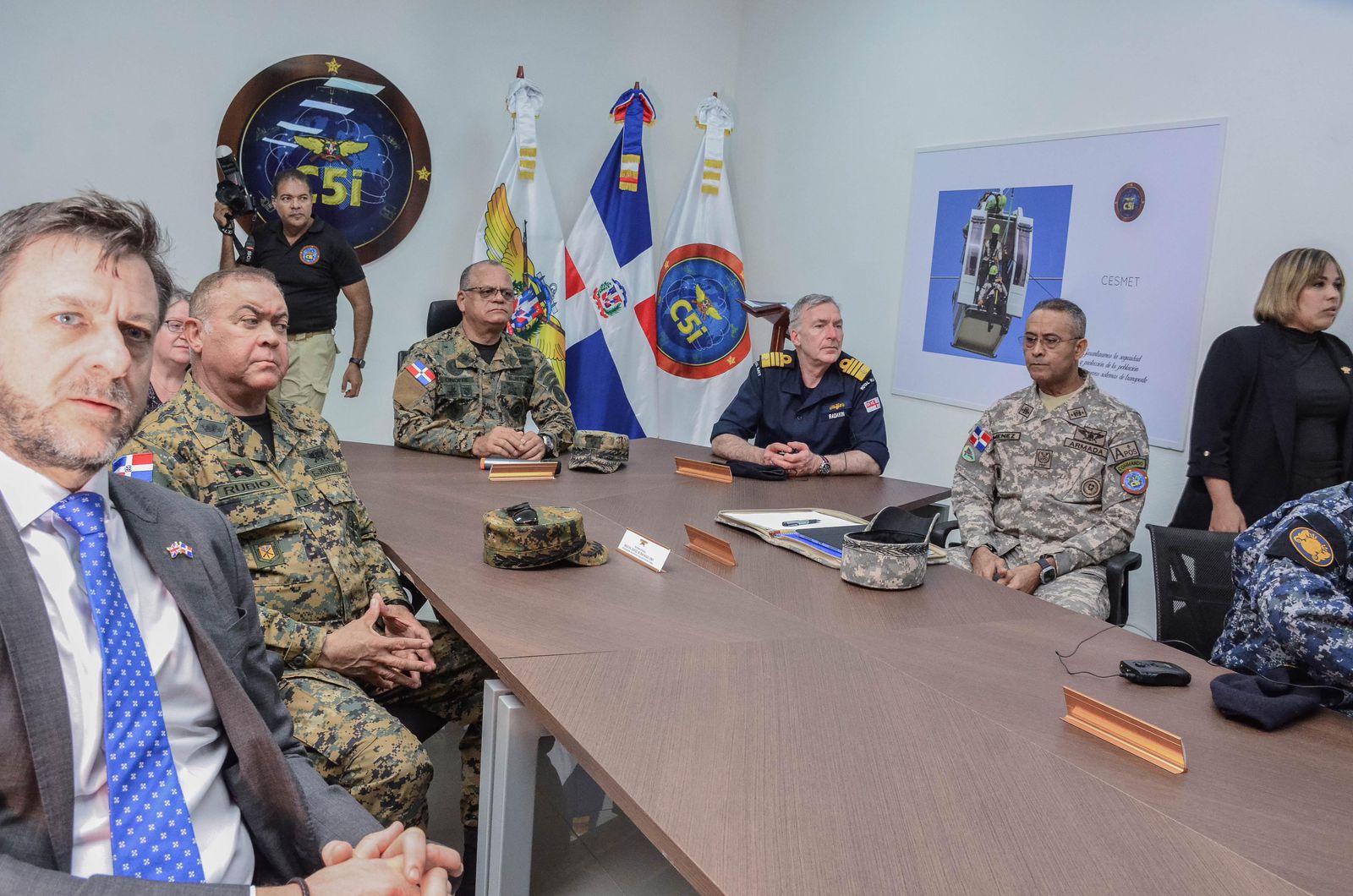 Jefes de Defensa del Reino Unido y El Caribe se reúnen en RD
