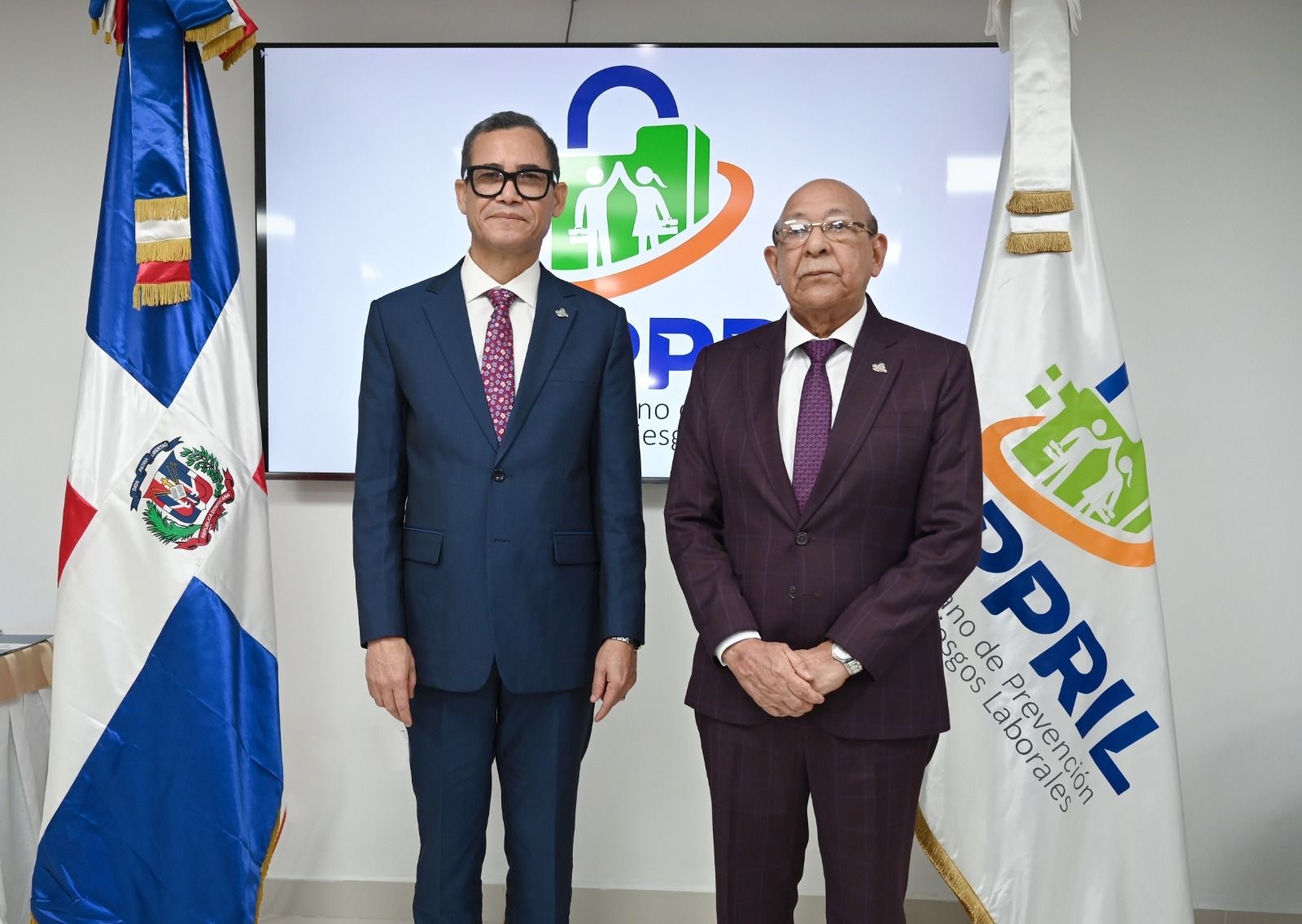 Juramentan ministro de Trabajo como presidente del Consejo Directivo IDOPPRIL