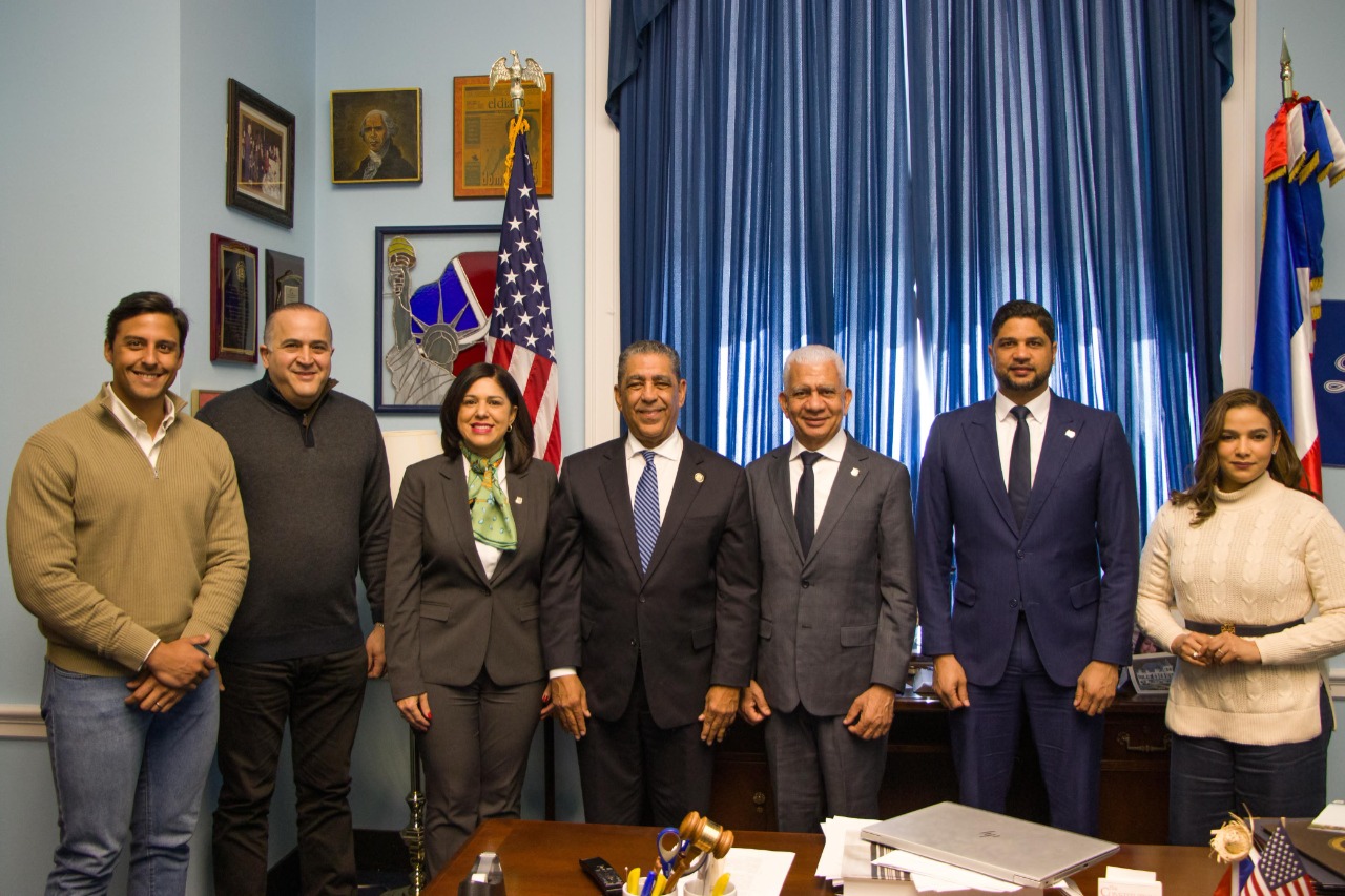 Presidente del Senado Ricardo de los Santos encabeza el VII Encuentro de Dominicanos en el Capitolio
