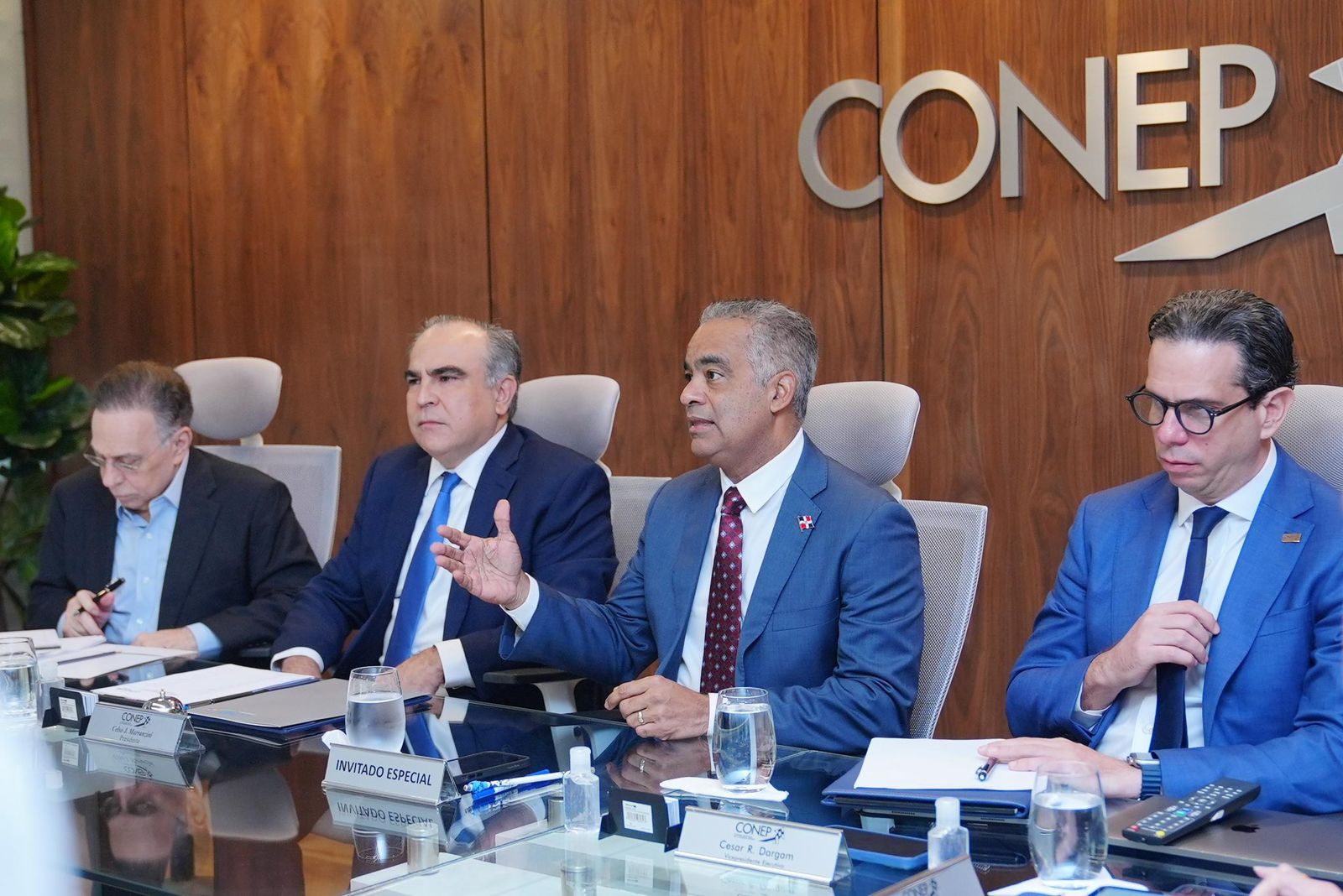 CONEP respalda medidas para fortalecer el sector eléctrico