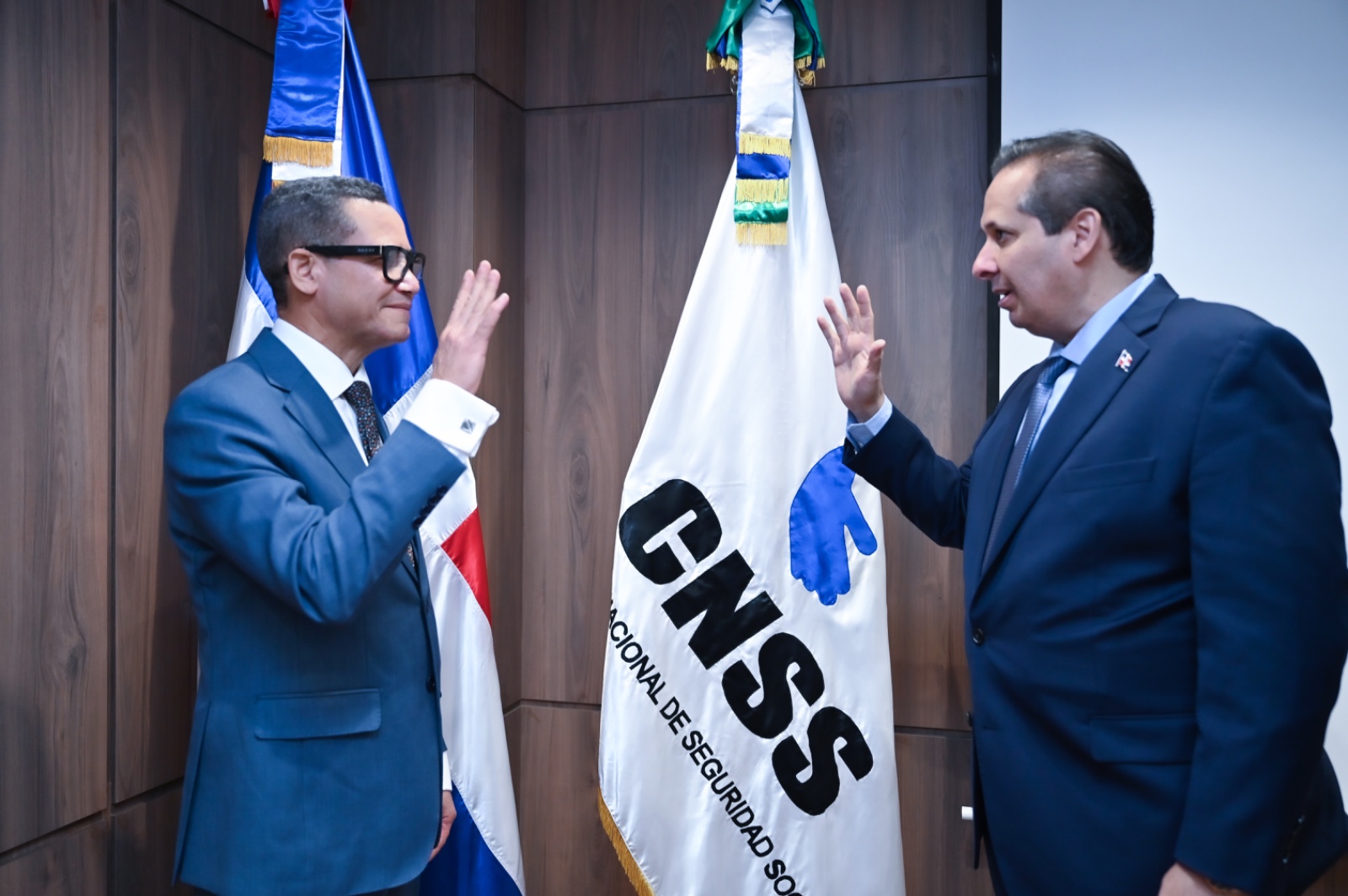 Eddy Olivares asume la presidencia del Consejo Nacional de Seguridad Social