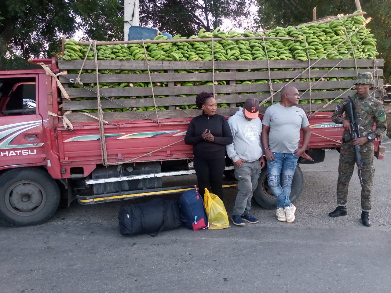 Ejército envía a la justicia otros tres ciudadanos dominicanos por tráfico de indocumentados en Montecristi y Pedernales