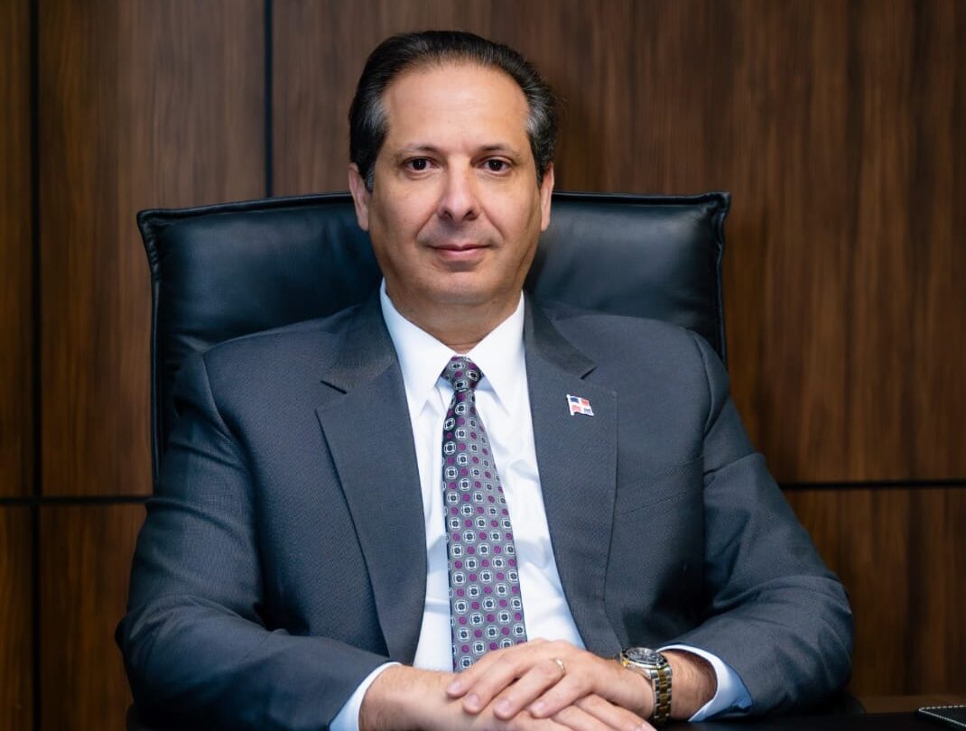 Ministro de Salud, Víctor Atallah asegura sostenibilidad de respuesta al VIH con fondos nacionales