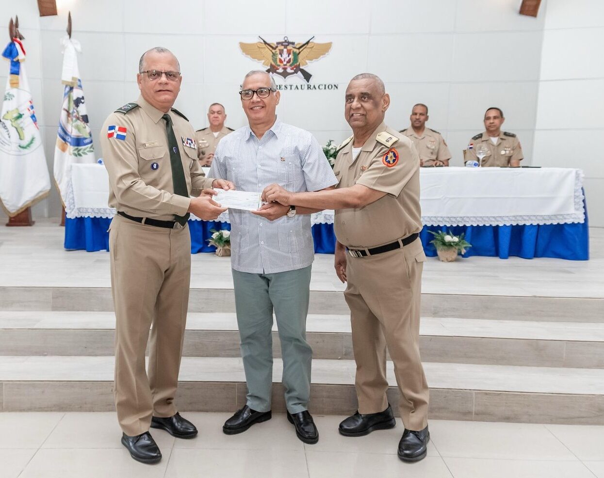 Entregan 515 millones de pesos en sueldos por años de servicio a 628 militares retirados