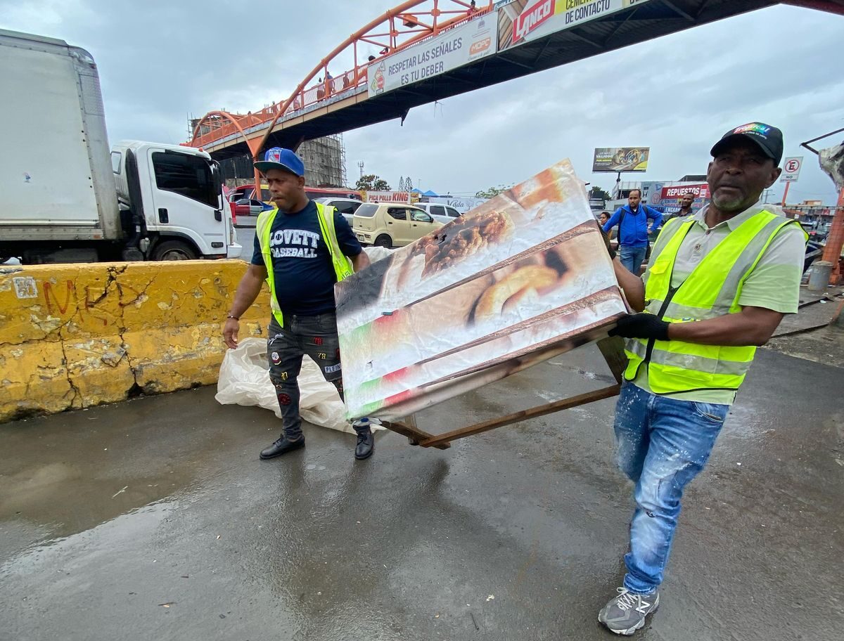 Alcaldía del DN recupera espacios públicos en el km 9 de la autopista Duarte