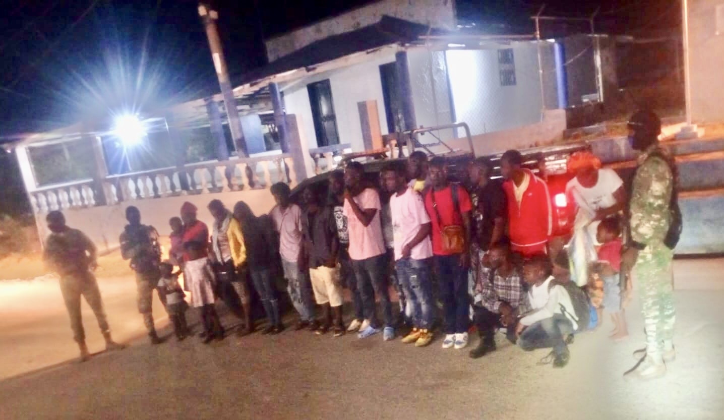 Ejército interviene centro de acopio para indocumentados que funcionaban en una casucha en Montecristi