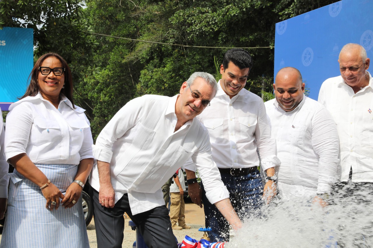 Presidente Abinader afirma gobierno ha multiplicado casi por cuatro inversión en sector agua, el cual tenía años abandonado