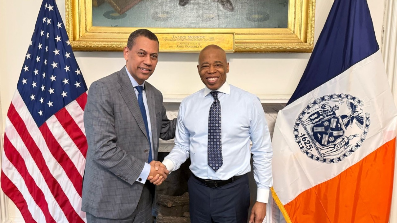 Presidente del Indotel y alcalde de Nueva York dialogan sobre ciberseguridad y transformación digital