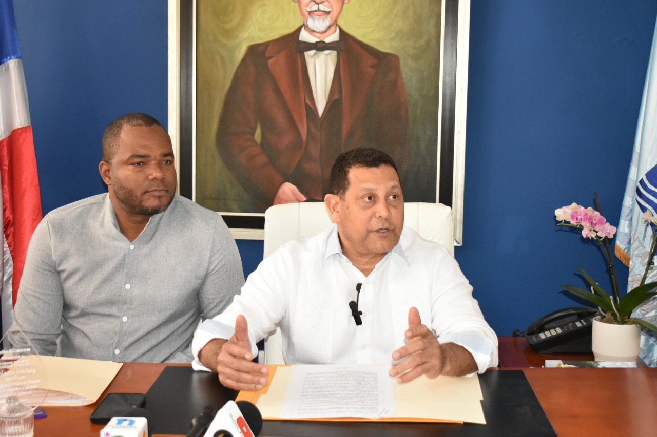 Alcalde de Samaná denuncia titulación irregular de terrenos con vocación turística