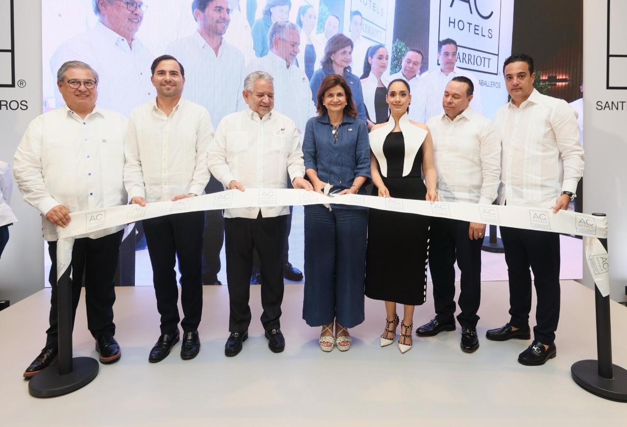 Raquel Peña encabeza apertura del AC Hotel Marriott Santiago, nuevo impulso al turismo y la economía de Santiago
