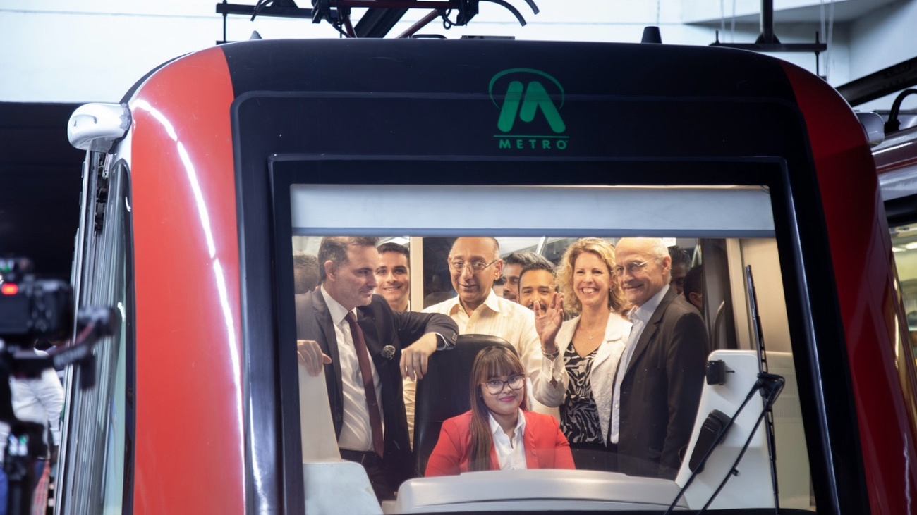 Ministro francés Laurent Saint-Martin recorre el Metro y valora avances en movilidad y desarrollo conjunto