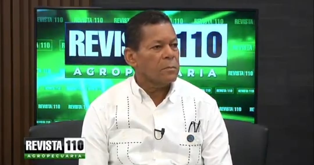 Encargado Desarrollo Social IAD destaca en televisión aportes del organismo a la producción nacional
