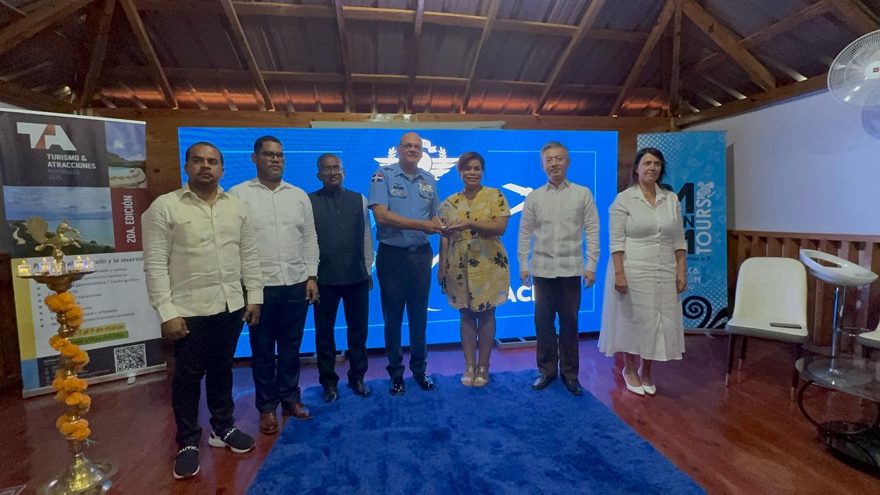 Culmina con éxito la feria “Turismo y Atracciones 2025” en Pedernales