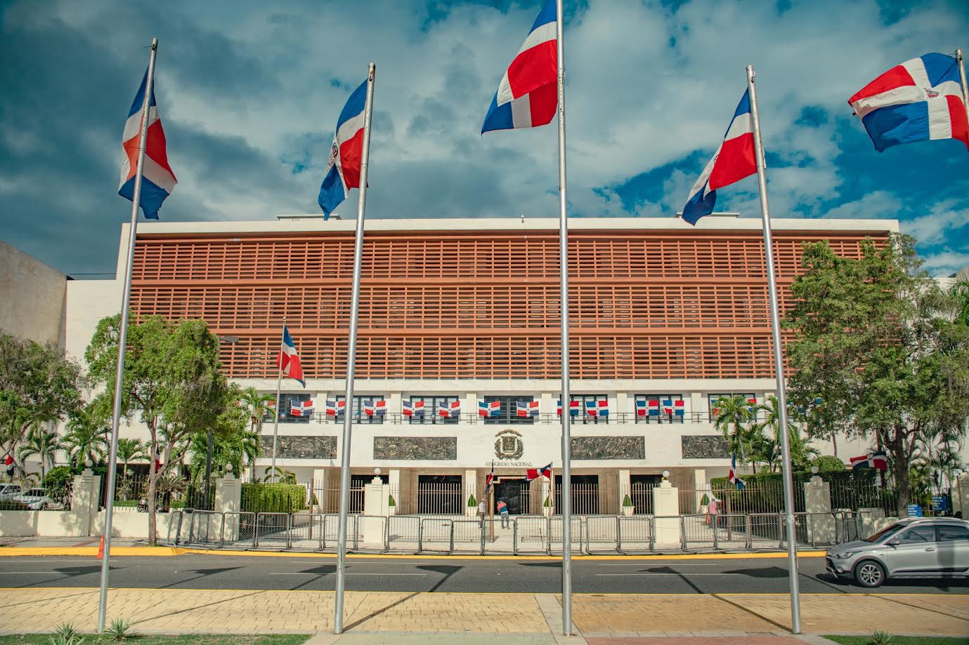 El Senado de la República aclara situación laboral de Ernesto W. Jiménez