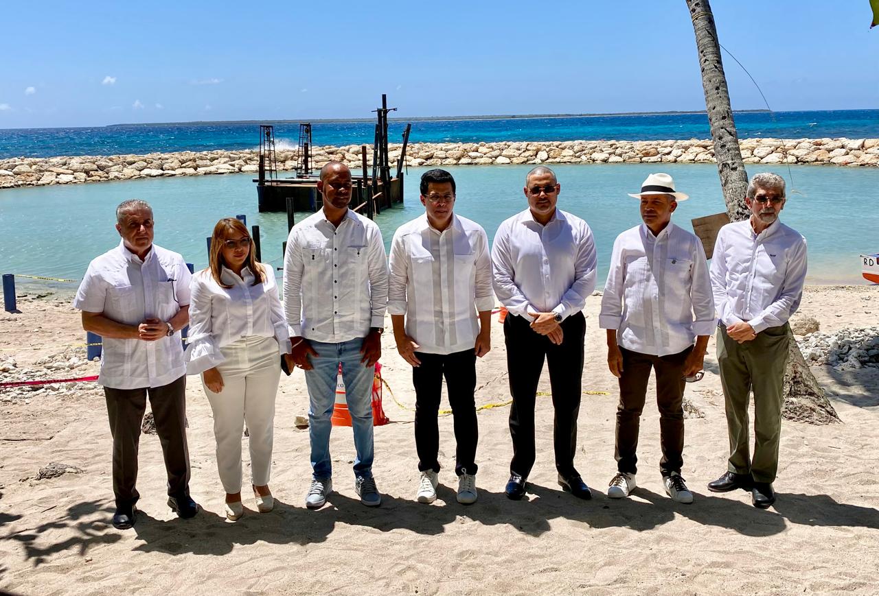 Turismo inicia construcción muelle turístico Caleta en La Romana