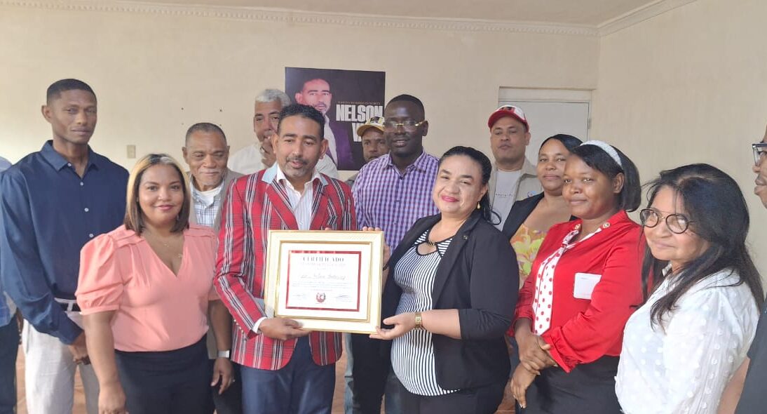 Nelson Gutiérrez recibe la llave de Santo Domingo Norte en reconocimiento a sus aportes a la ciudad