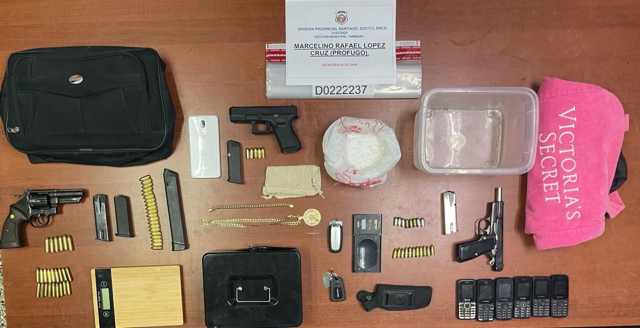 Detienen a hombre con más de 1,000 gramos de droga y tres armas de fuego