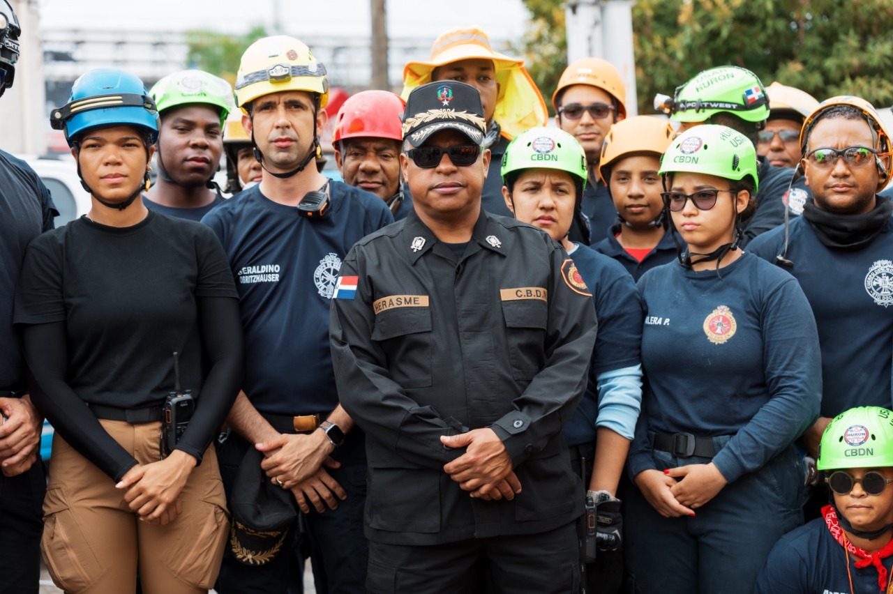 Bomberos del DN agradecen gran solidaridad de empresas en rescate Jet Set