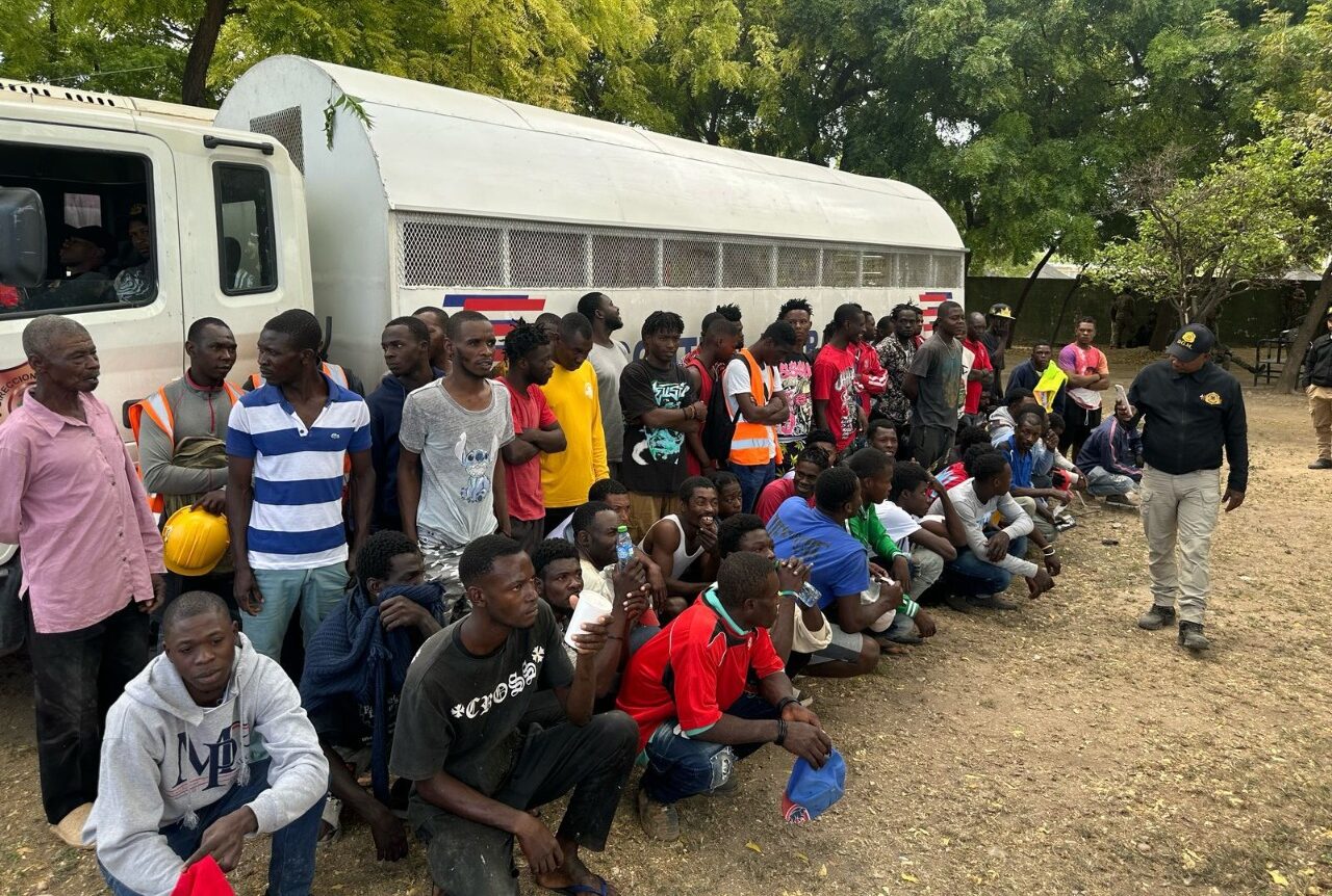 DGM detiene 98 extranjeros indocumentados en operativos migratorios en SDO y Puerto Plata