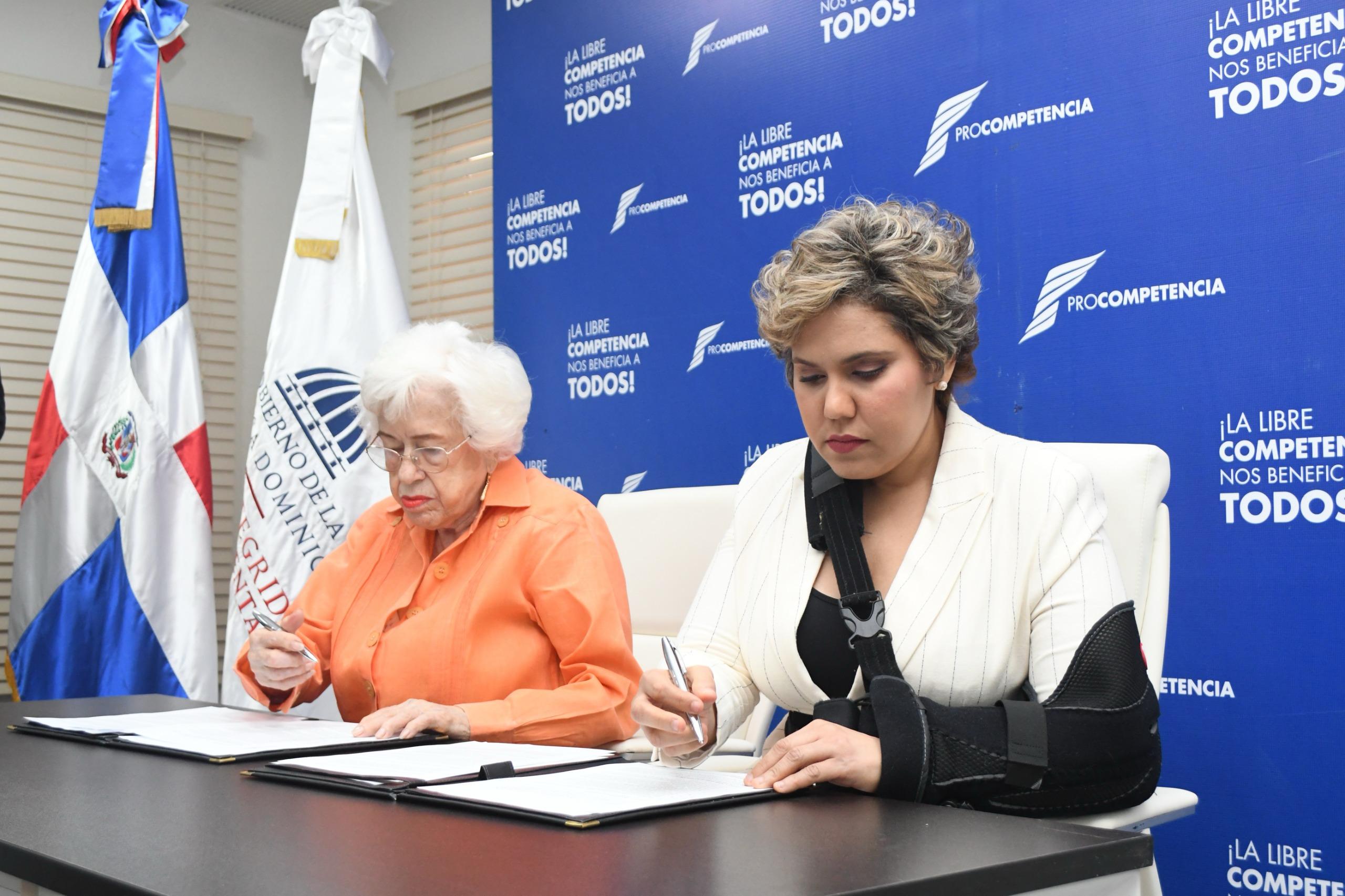 Pro-Competencia y DIGEIG firman acuerdo para fortalecer la transparencia y la competencia