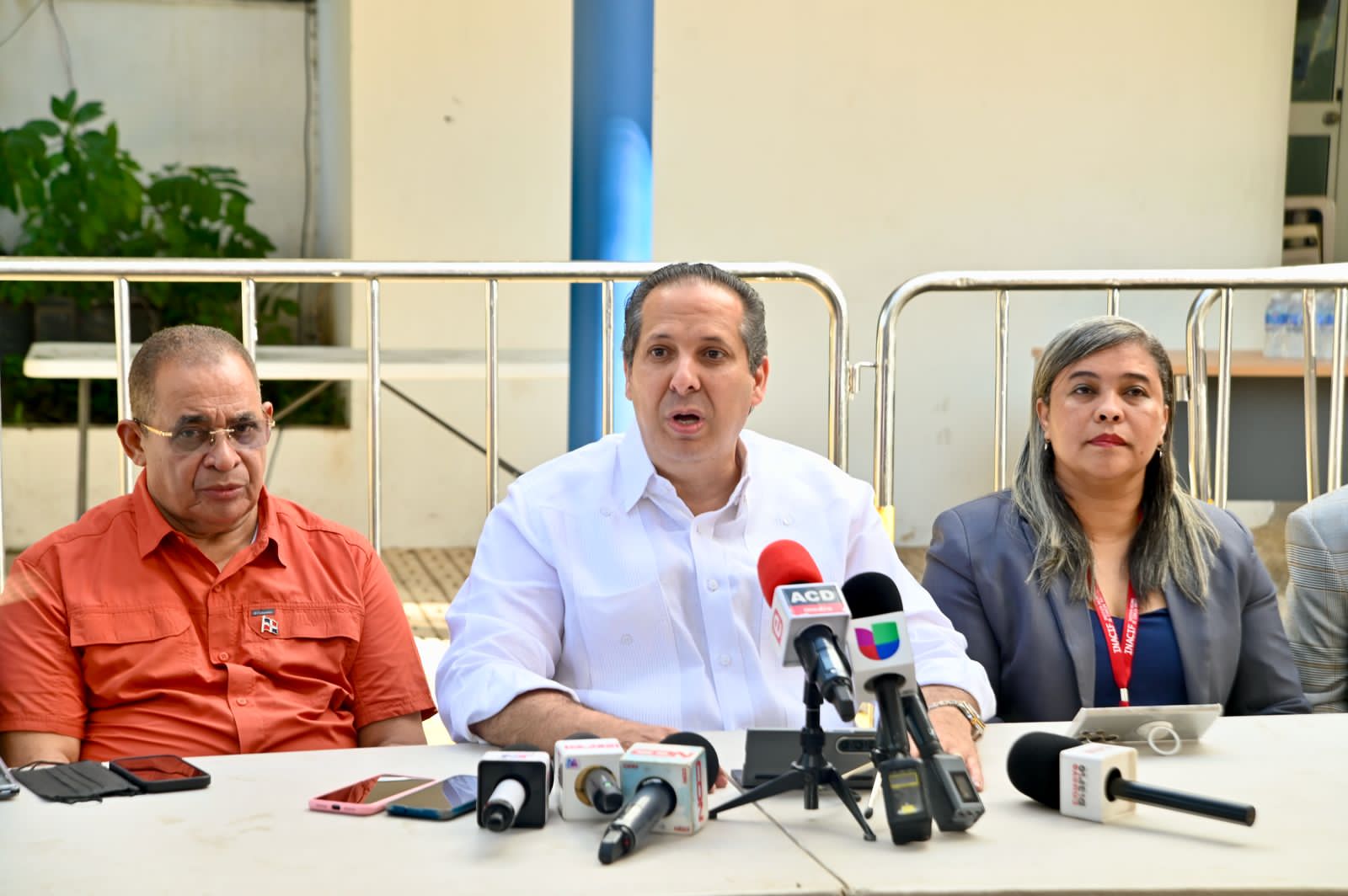 Ministro de Salud informa conclusión de autopsias y entrega de 225 cuerpos a sus familiares tras colapso del Jet Set