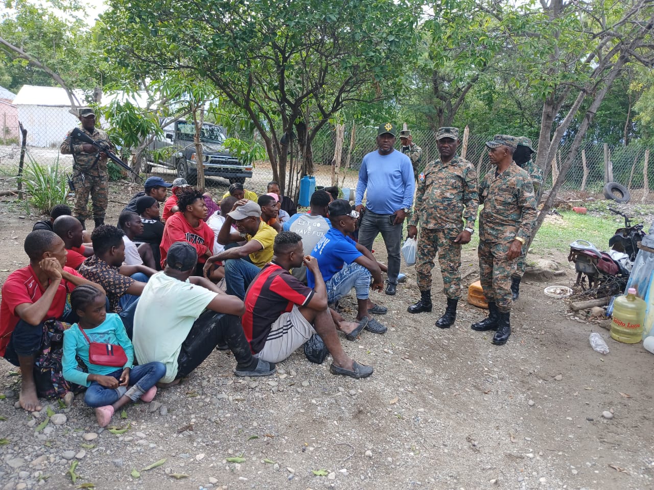 Ejército localiza casucha donde estaban escondidos 26 inmigrantes indocumentados en San Juan de la Maguana