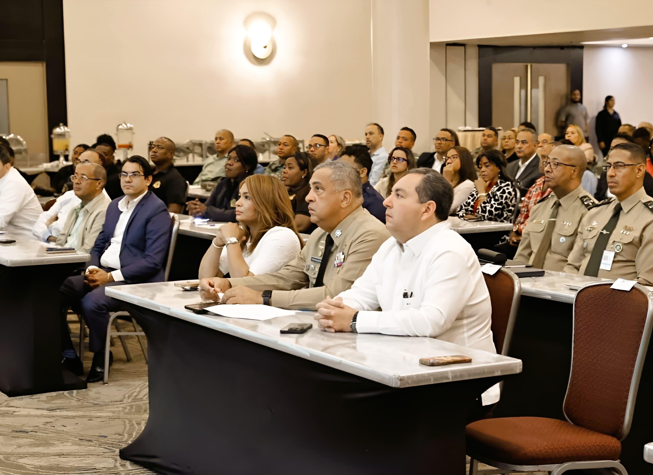 DGM y SNS capacitan personal de hospitales y agentes migratorios sobre nuevo procedimiento para atención a pacientes extranjeros en los hospitales públicos