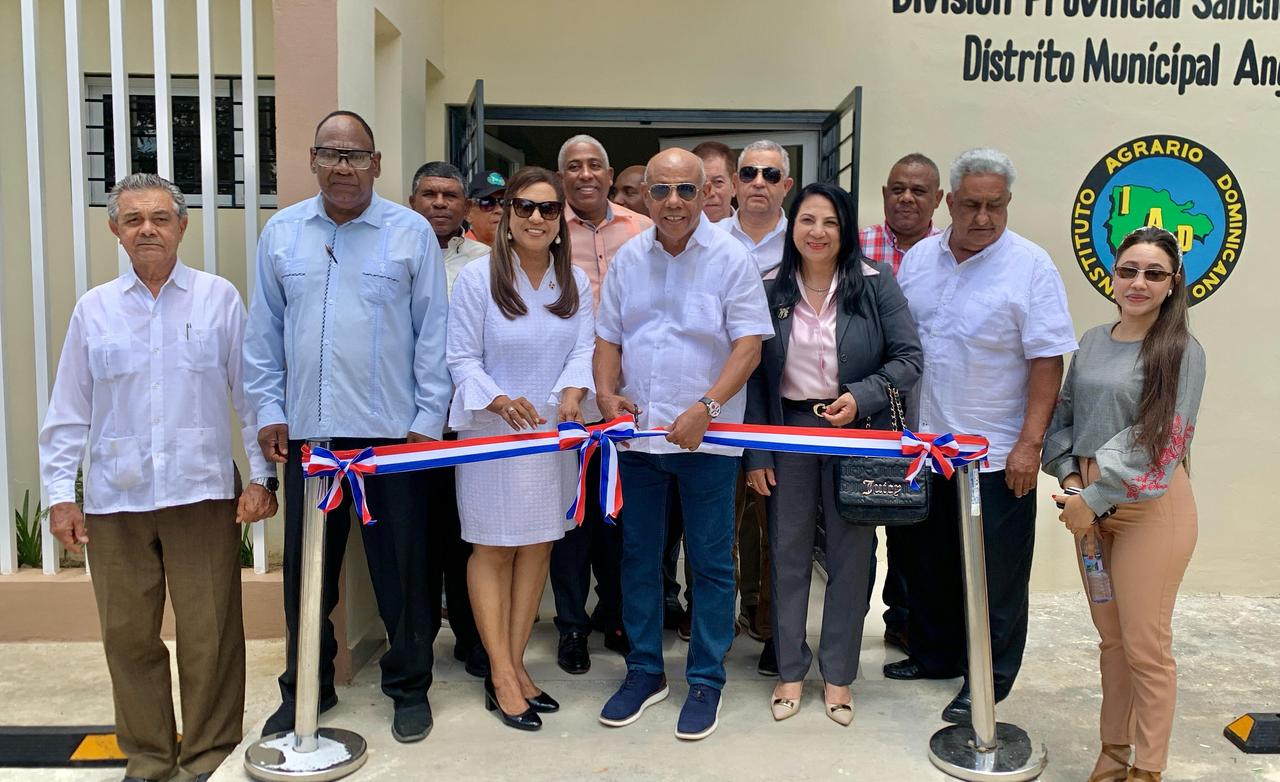 Director IAD encabeza acto inaugural oficina de institución en Angelina, Cotuí