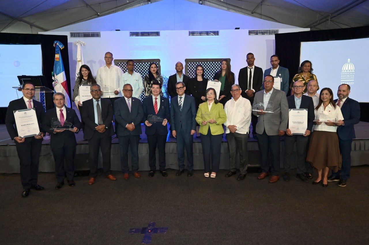 Ministerio de Trabajo concluye Semana de la Seguridad y Salud en el Trabajo con certificación a 555 empresas